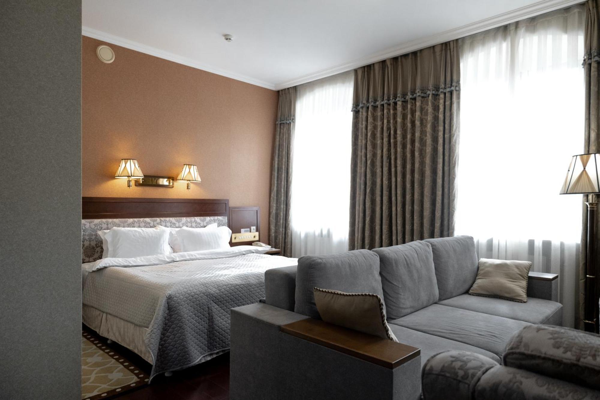 AllureInn Hotel&Spa Czernowitz Exterior foto