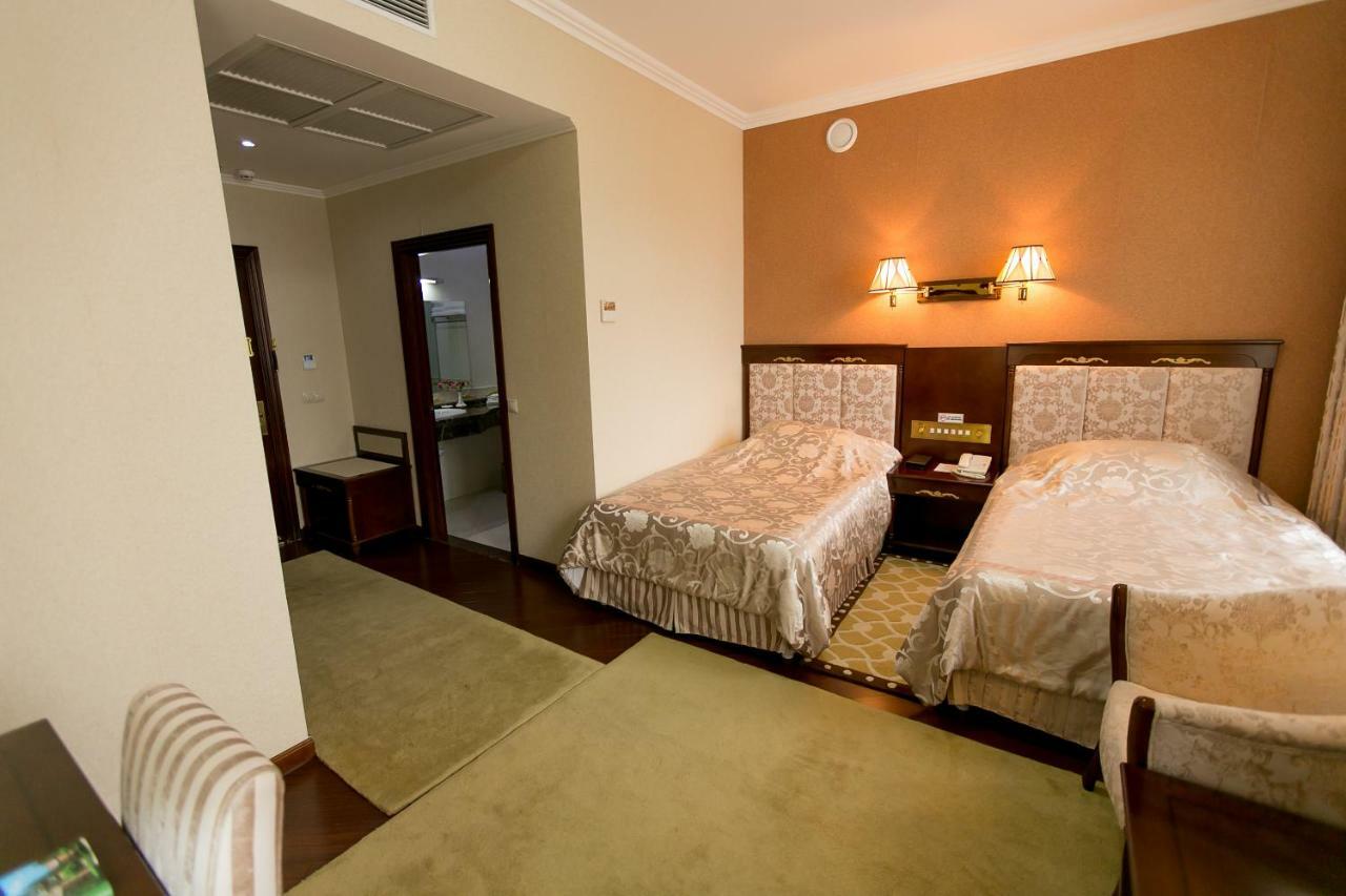 AllureInn Hotel&Spa Czernowitz Exterior foto